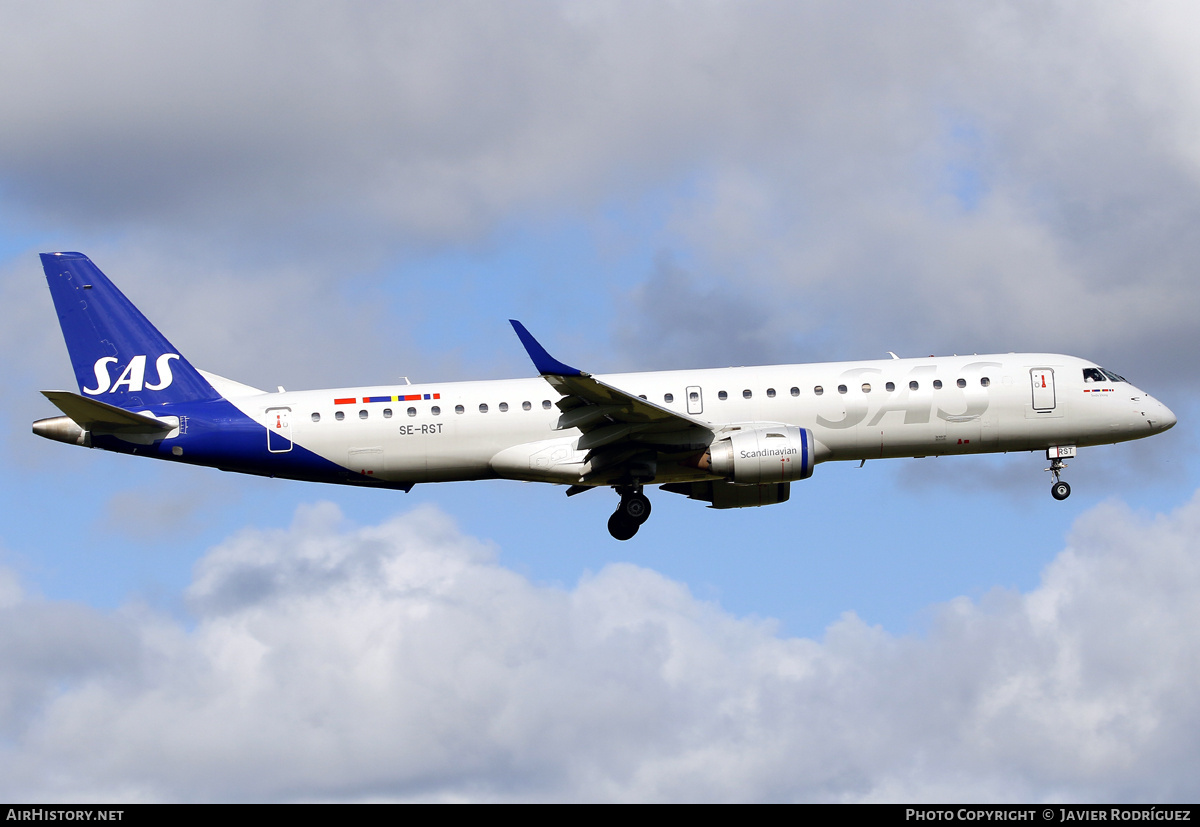 Aircraft Photo of SE-RST | Embraer 195LR (ERJ-190-200LR) | Scandinavian Airlines - SAS | AirHistory.net #823819