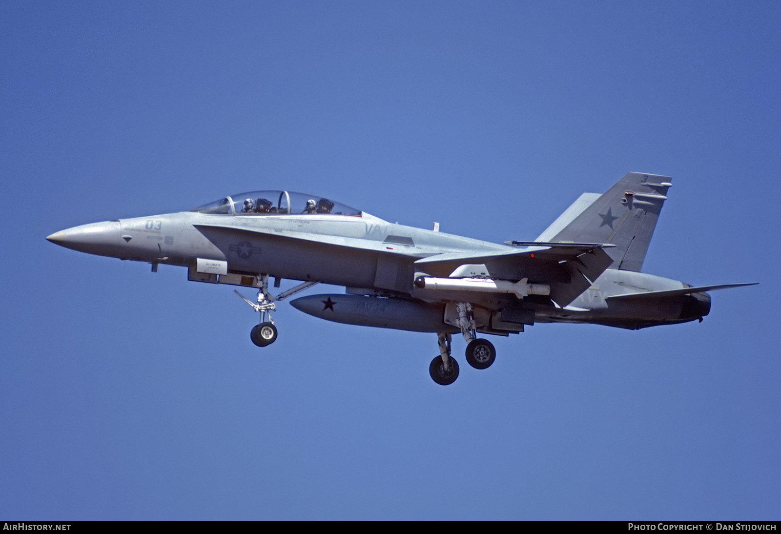 Aircraft Photo of 161740 | McDonnell Douglas F/A-18B Hornet | USA - Navy | AirHistory.net #823875