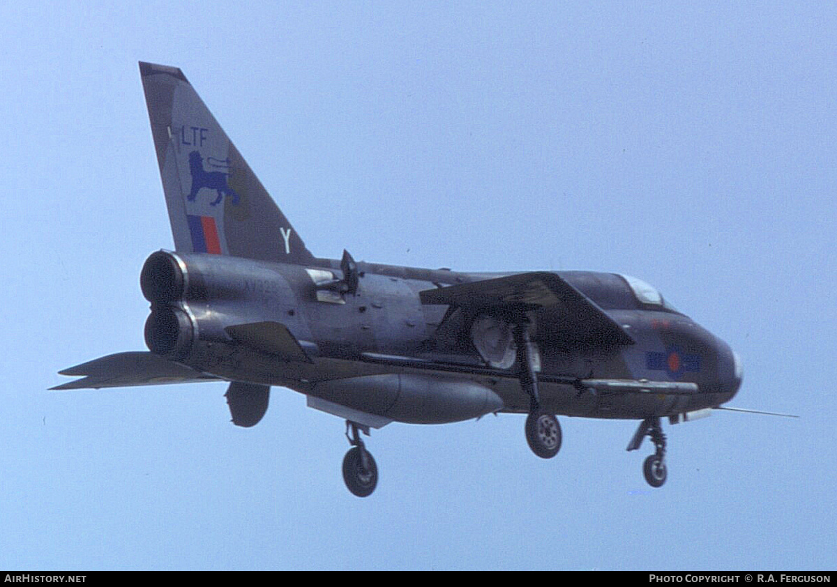 Aircraft Photo of XV328 | English Electric Lightning T5 | UK - Air Force | AirHistory.net #823951