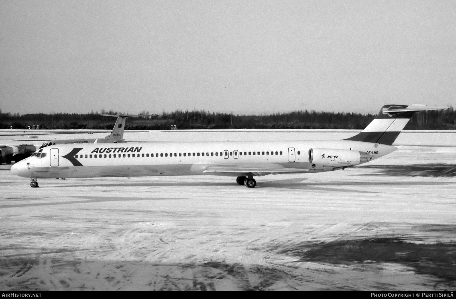 Aircraft Photo of OE-LMB | McDonnell Douglas MD-82 (DC-9-82) | Austrian Airlines | AirHistory.net #824036