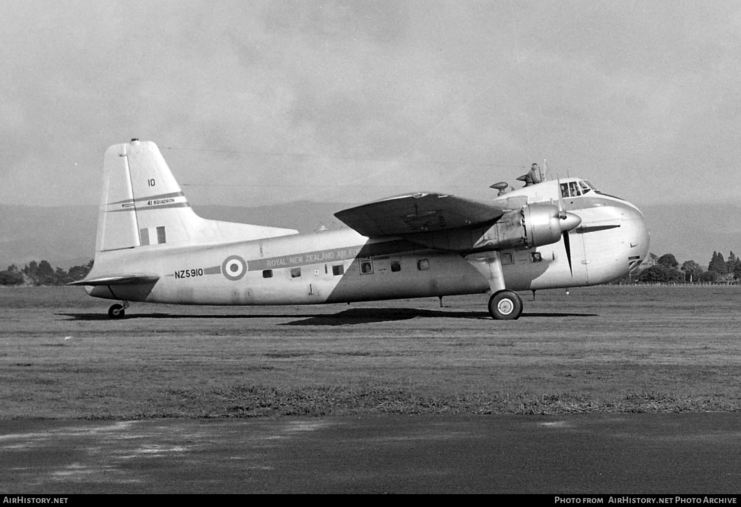 Aircraft Photo of NZ5910 | Bristol 170 Freighter Mk31 | New Zealand - Air Force | AirHistory.net #824501