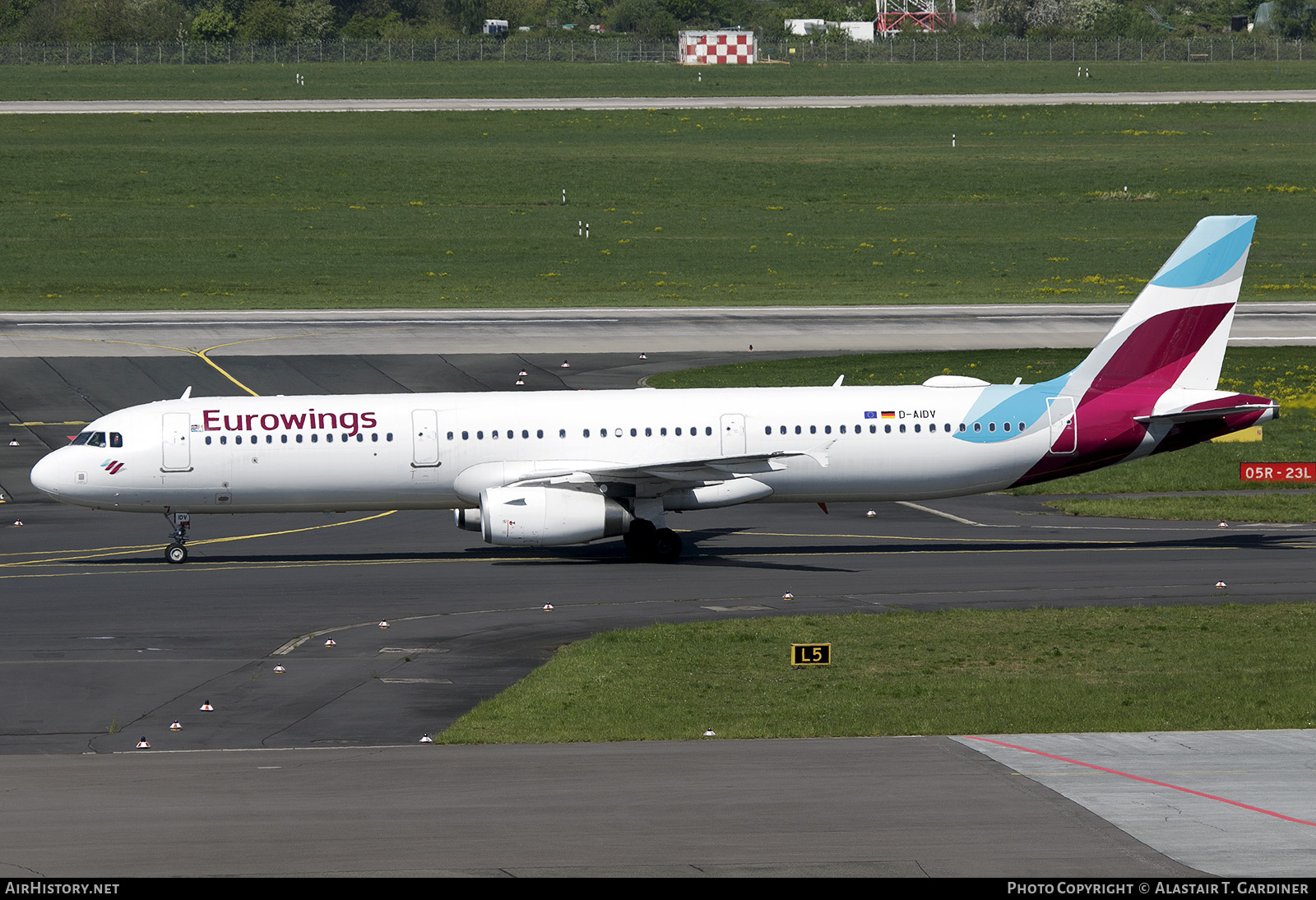 Aircraft Photo of D-AIDV | Airbus A321-231 | Eurowings | AirHistory.net #824527