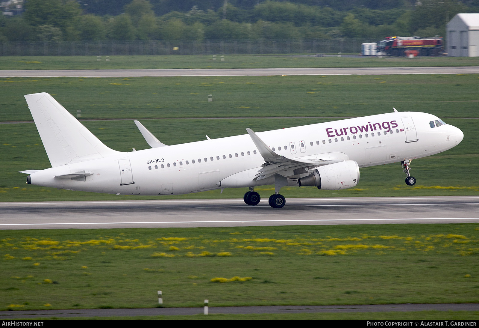 Aircraft Photo of 9H-MLO | Airbus A320-214 | Eurowings | AirHistory.net #824528