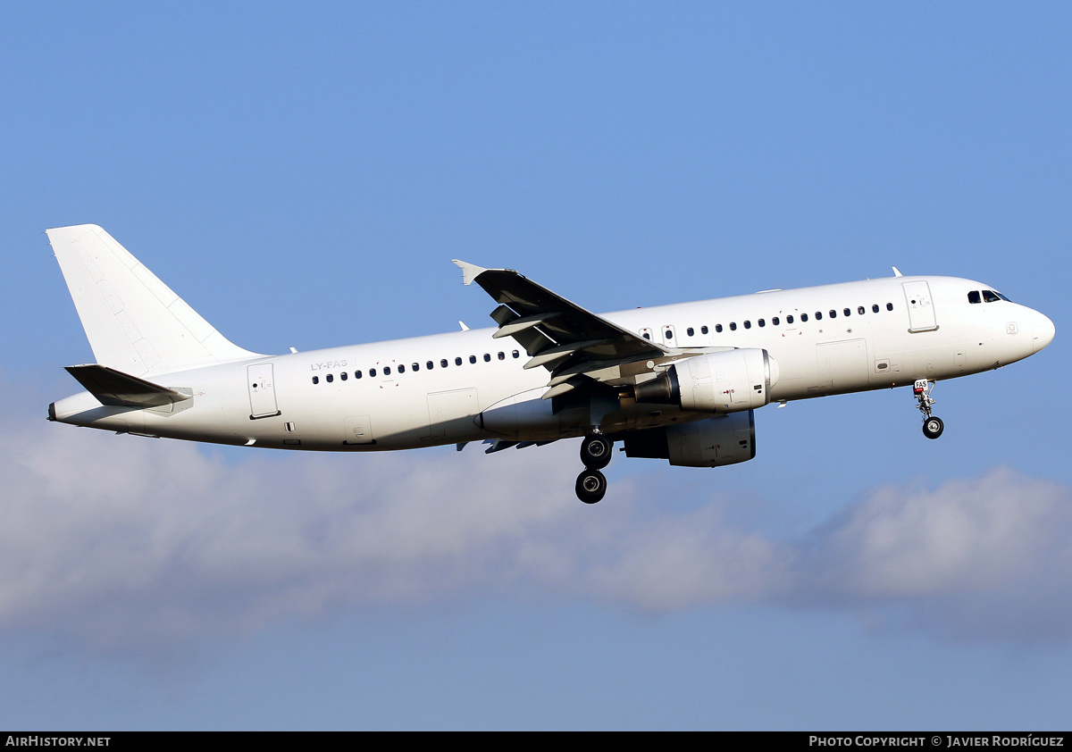 Aircraft Photo of LY-FAS | Airbus A320-214 | AirHistory.net #824533