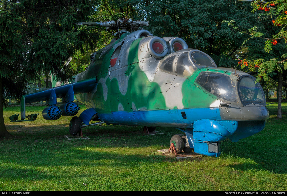 Aircraft Photo of 4004 | Mil Mi-24D | Poland - Army | AirHistory.net #824535