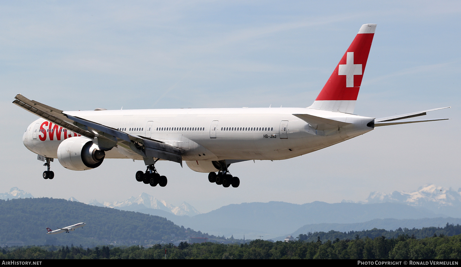 Aircraft Photo of HB-JNJ | Boeing 777-300/ER | Swiss International Air Lines | AirHistory.net #824619