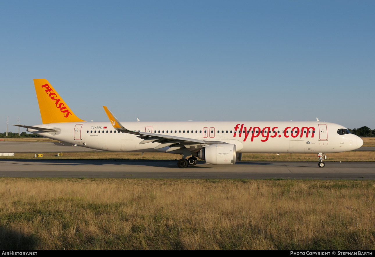 Aircraft Photo of TC-RFK | Airbus A320-251NX | Pegasus Airlines | AirHistory.net #824759