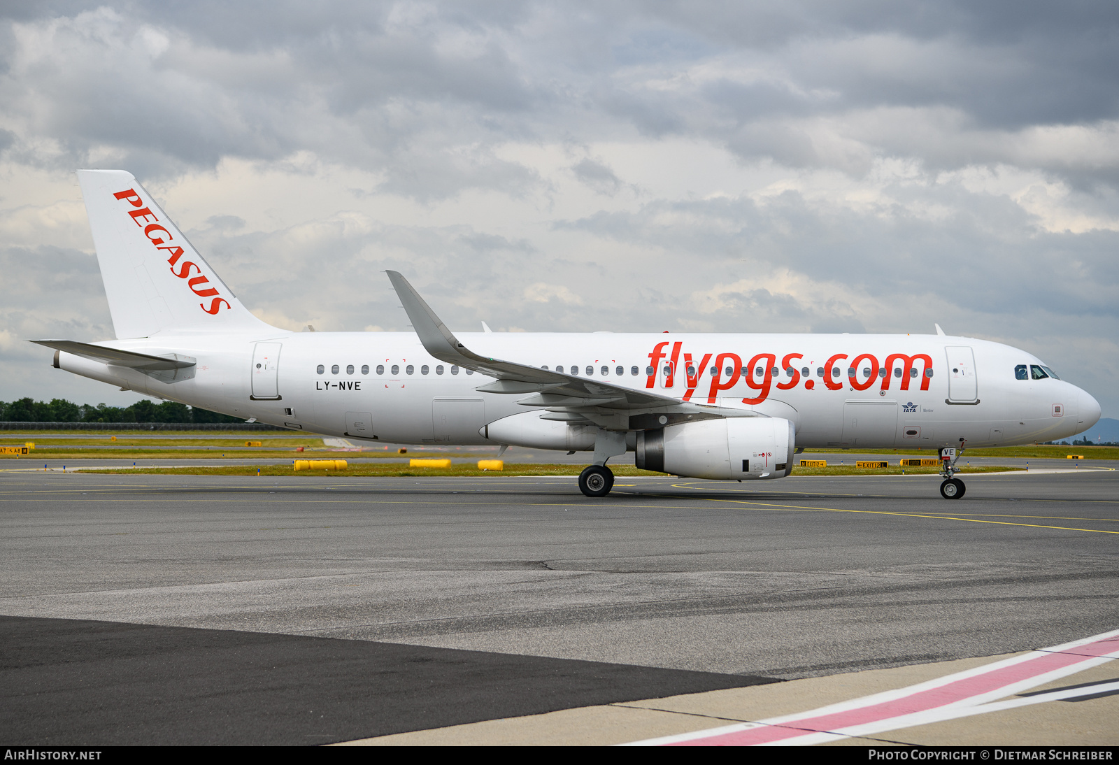 Aircraft Photo of LY-NVE | Airbus A320-232 | Pegasus Airlines | AirHistory.net #824764