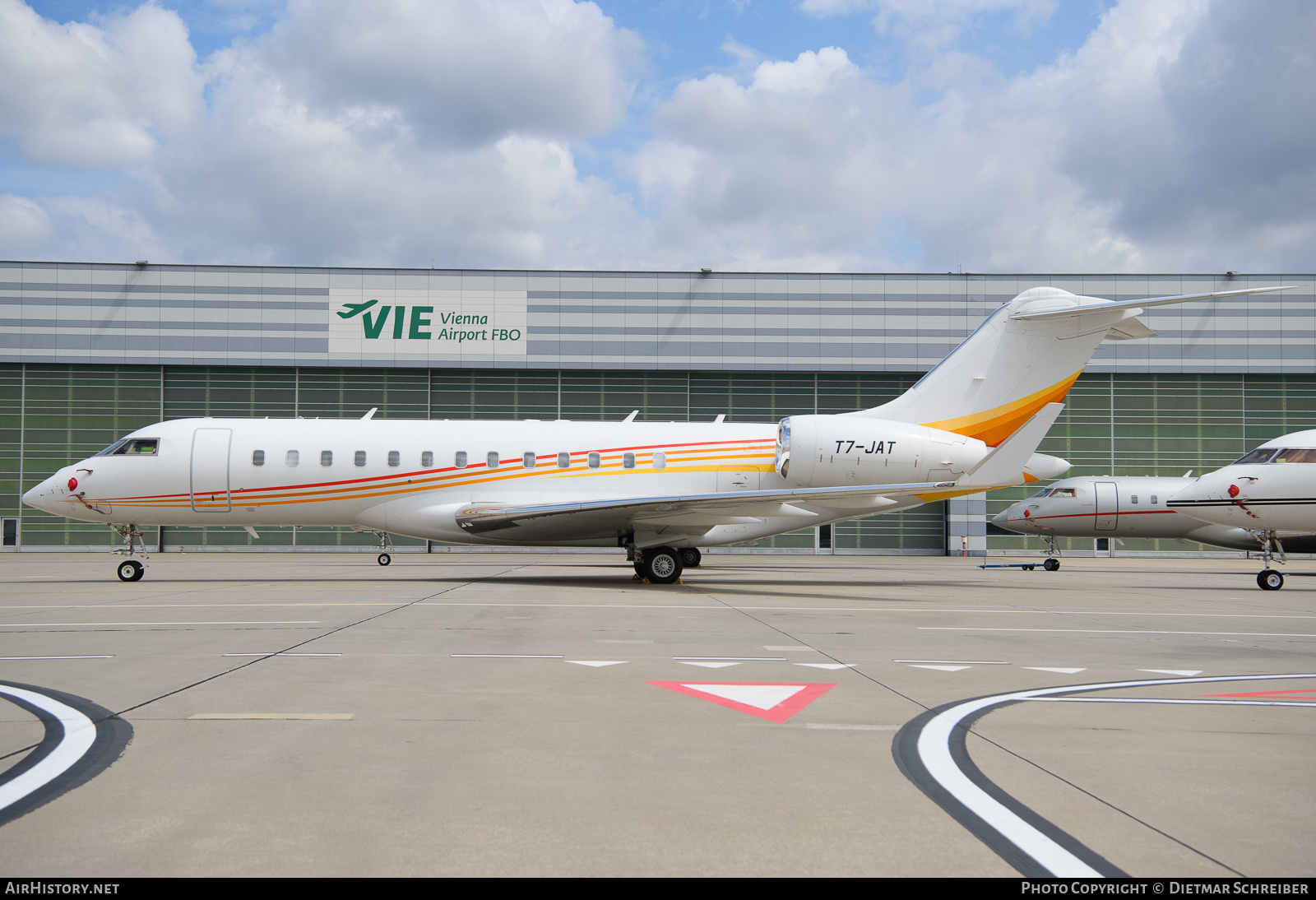 Aircraft Photo of T7-JAT | Bombardier Global Express (BD-700-1A10) | AirHistory.net #824770