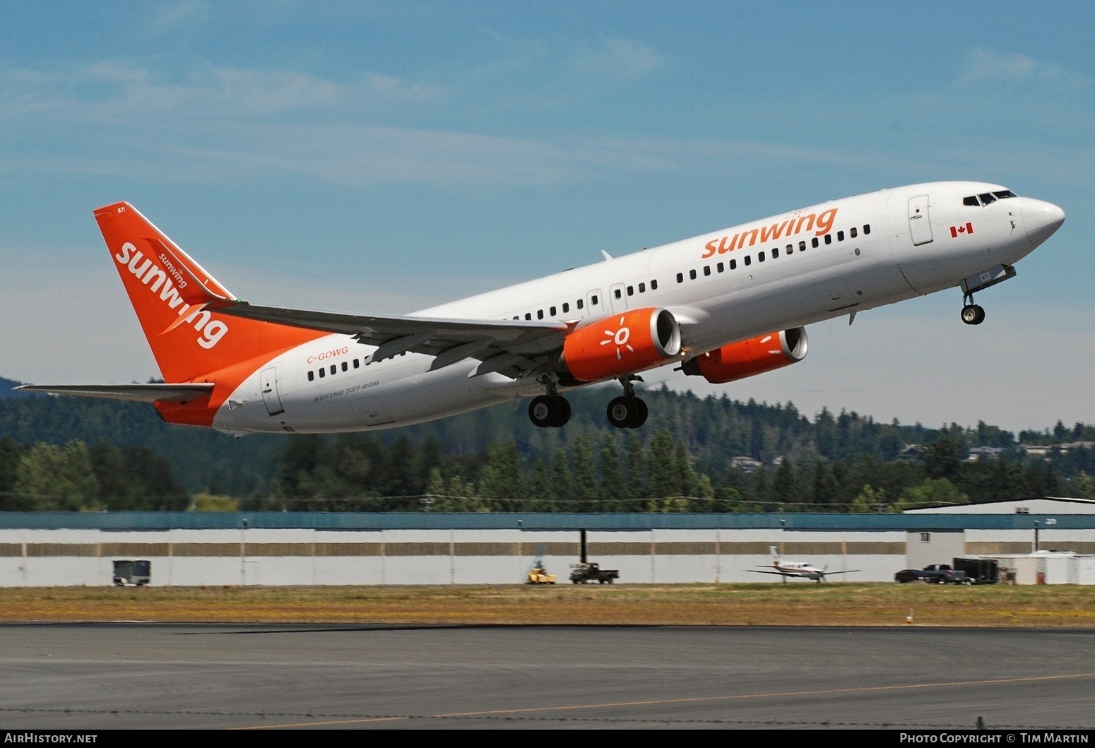Aircraft Photo of C-GOWG | Boeing 737-86J | Sunwing Airlines | AirHistory.net #824834