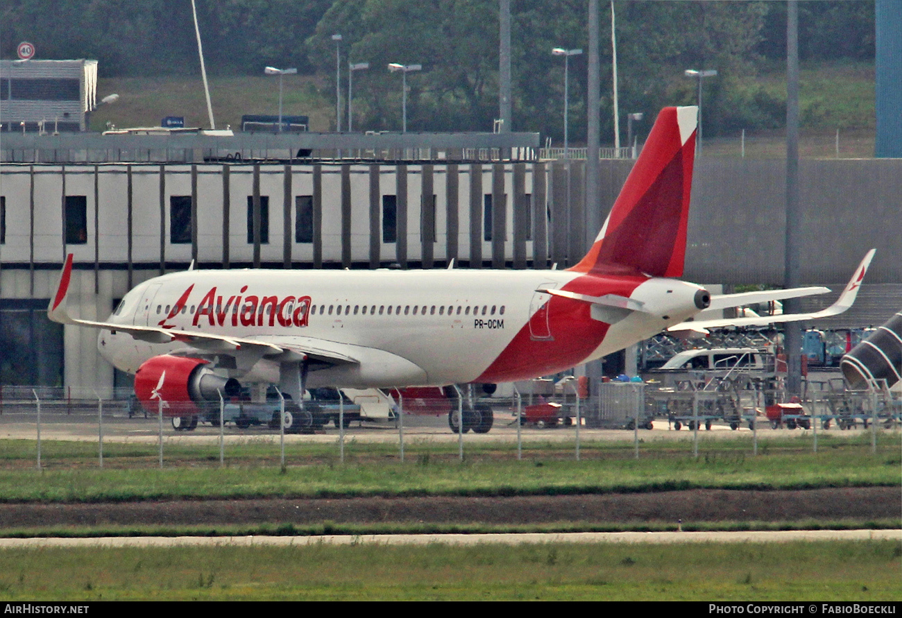 Aircraft Photo of PR-OCM | Airbus A320-214 | Avianca | AirHistory.net #824894