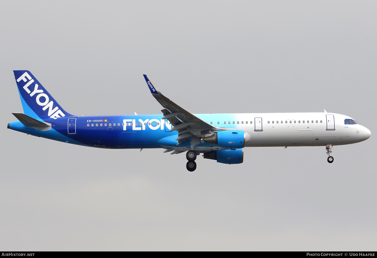 Aircraft Photo of ER-00001 | Airbus A321-211 | FlyOne | AirHistory.net #824946