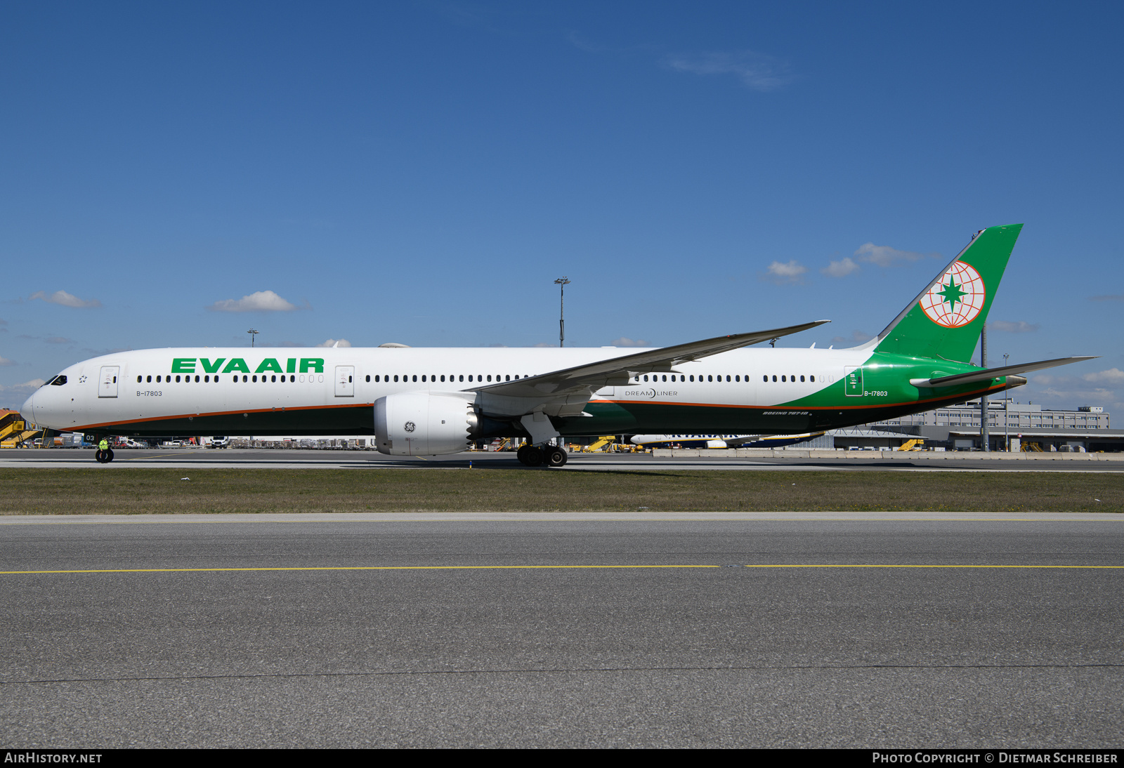 Aircraft Photo of B-17803 | Boeing 787-10 Dreamliner | EVA Air | AirHistory.net #825068