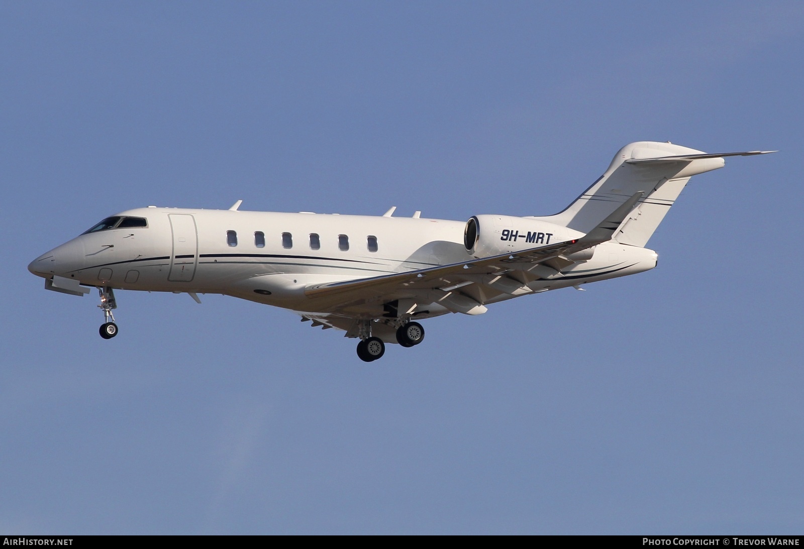 Aircraft Photo of 9H-MRT | Bombardier Challenger 350 (BD-100-1A10) | AirHistory.net #825104