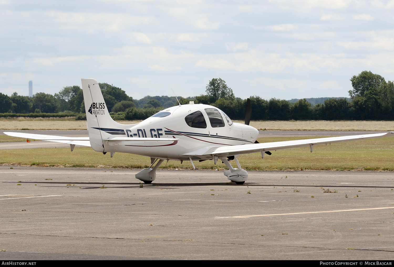 Aircraft Photo of G-OLGE | Cirrus SR-20 G3-GS | Bliss Aviation | AirHistory.net #825142