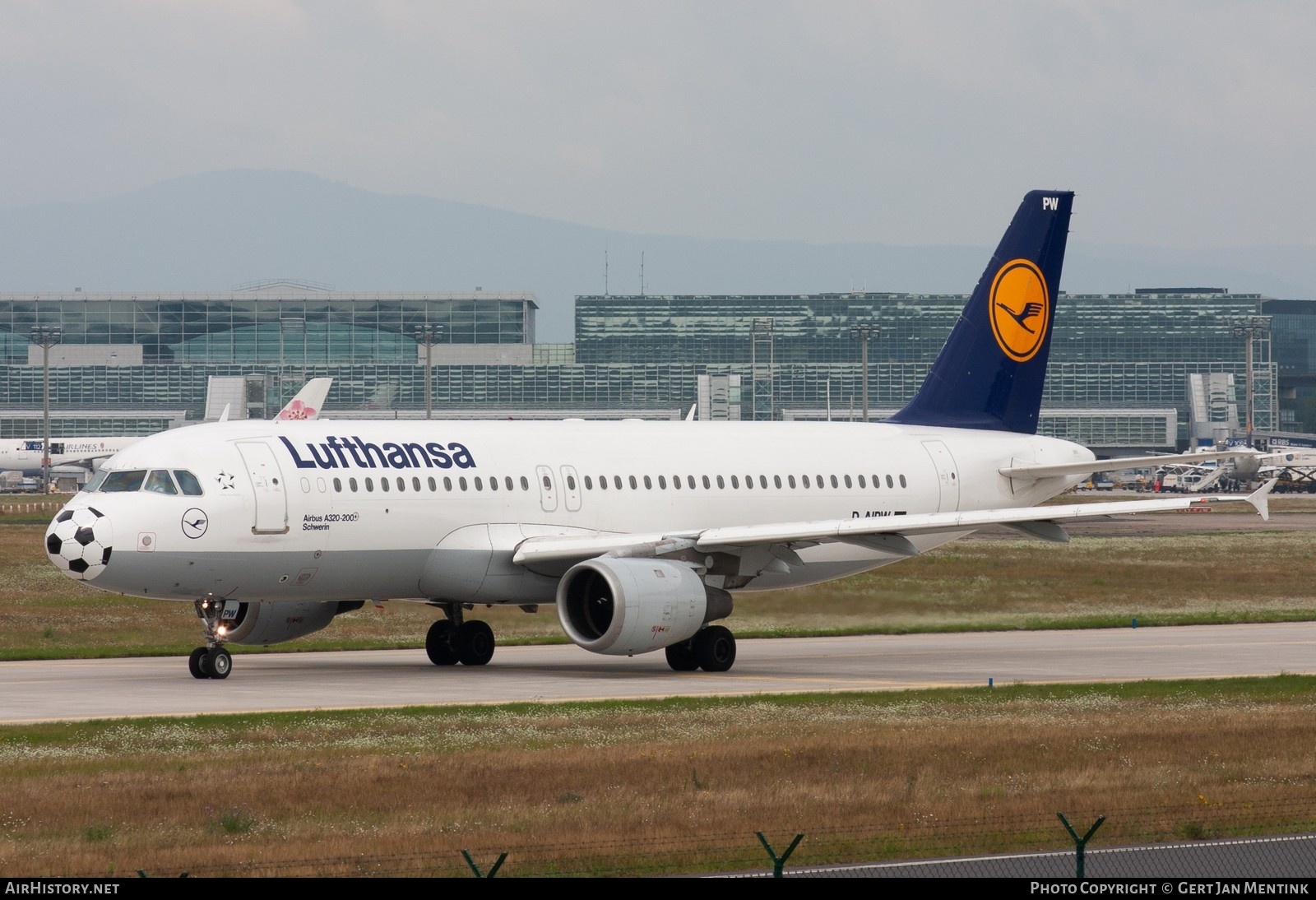 Aircraft Photo of D-AIPW | Airbus A320-211 | Lufthansa | AirHistory.net #825180
