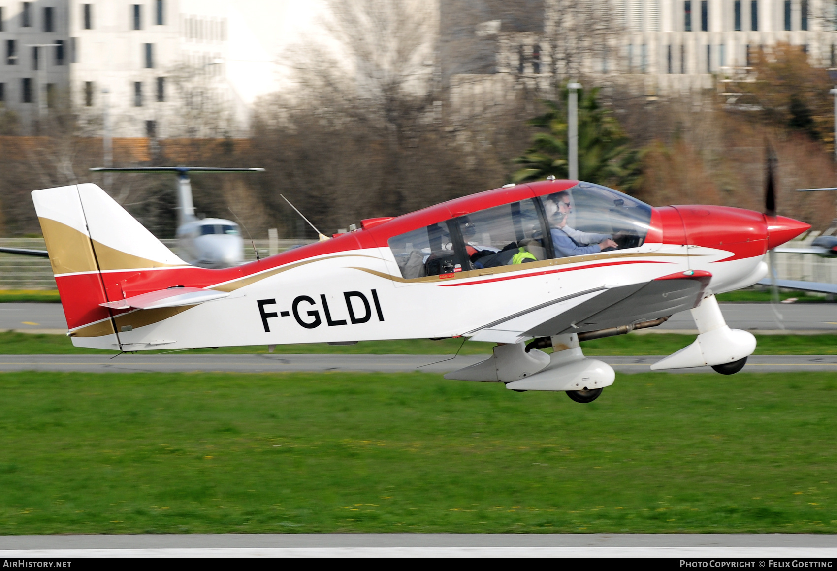 Aircraft Photo of F-GLDI | Robin DR-400-140B | AirHistory.net #825187