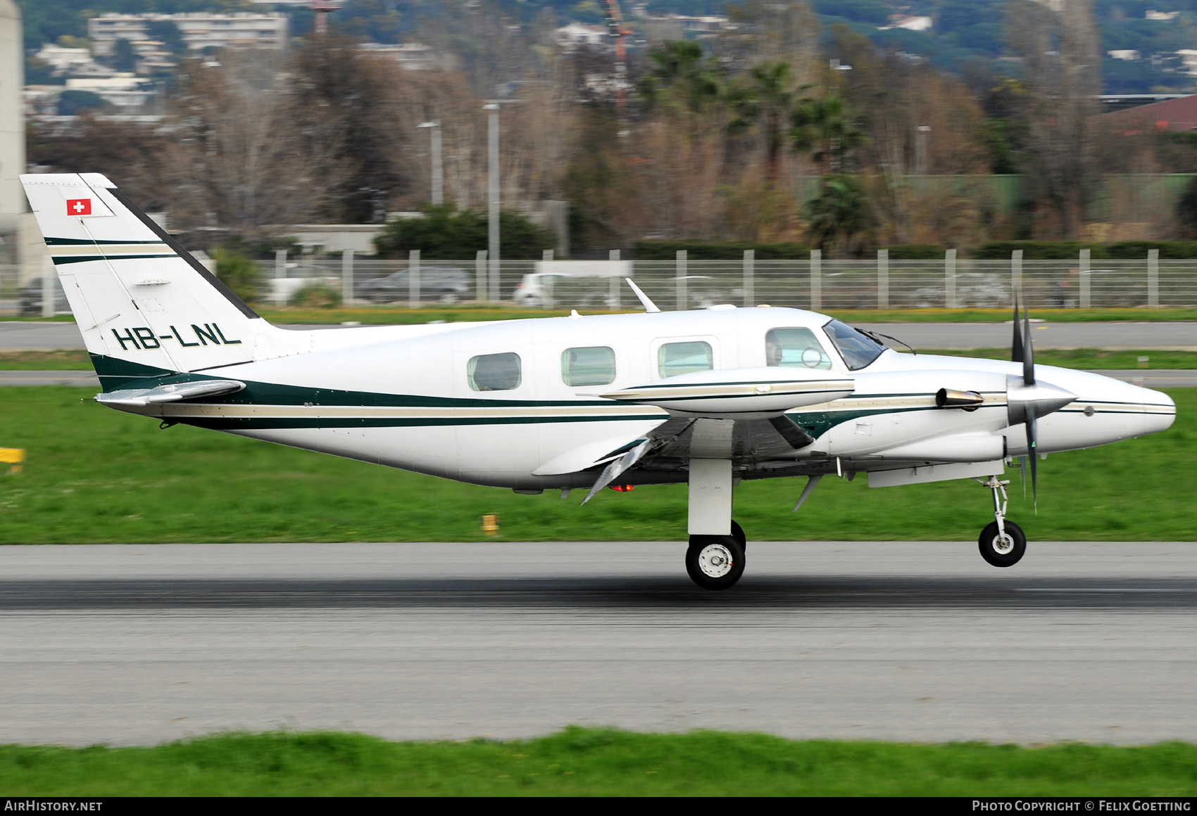 Aircraft Photo of HB-LNL | Piper PA-31T Cheyenne II | AirHistory.net #825188