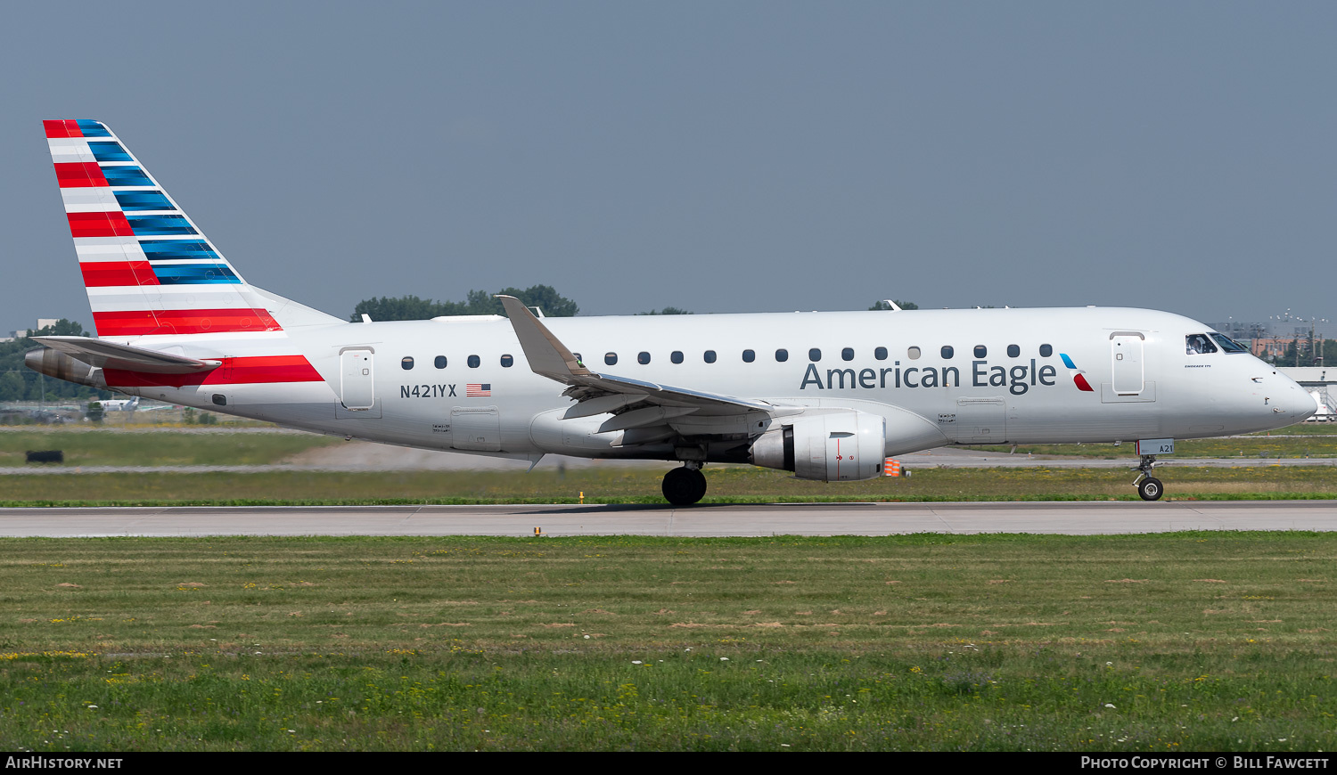 Aircraft Photo of N421YX | Embraer 175LR (ERJ-170-200LR) | American Eagle | AirHistory.net #825192