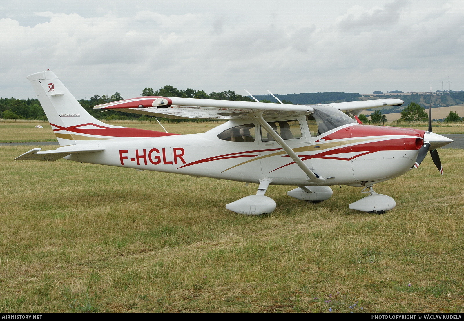 Aircraft Photo of F-HGLR | Cessna 182T Skylane | AirHistory.net #825209