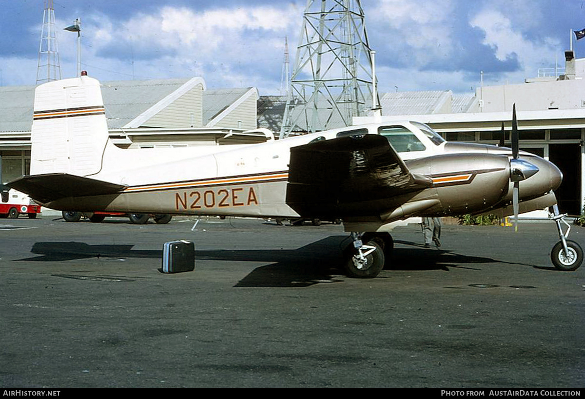 Aircraft Photo of N202EA | Beech D50B Twin Bonanza | AirHistory.net #825211