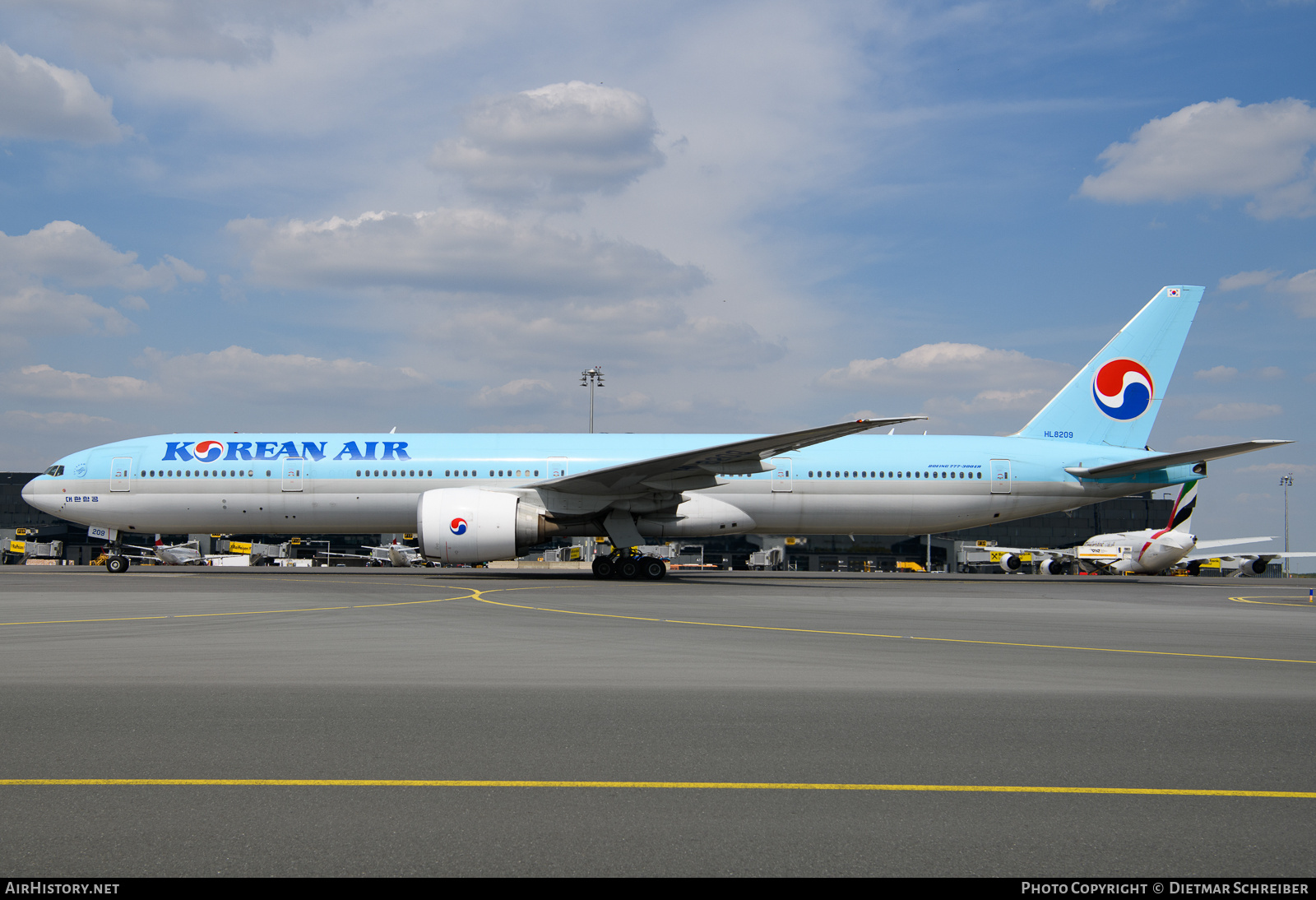 Aircraft Photo of HL8209 | Boeing 777-3B5/ER | Korean Air | AirHistory.net #825267