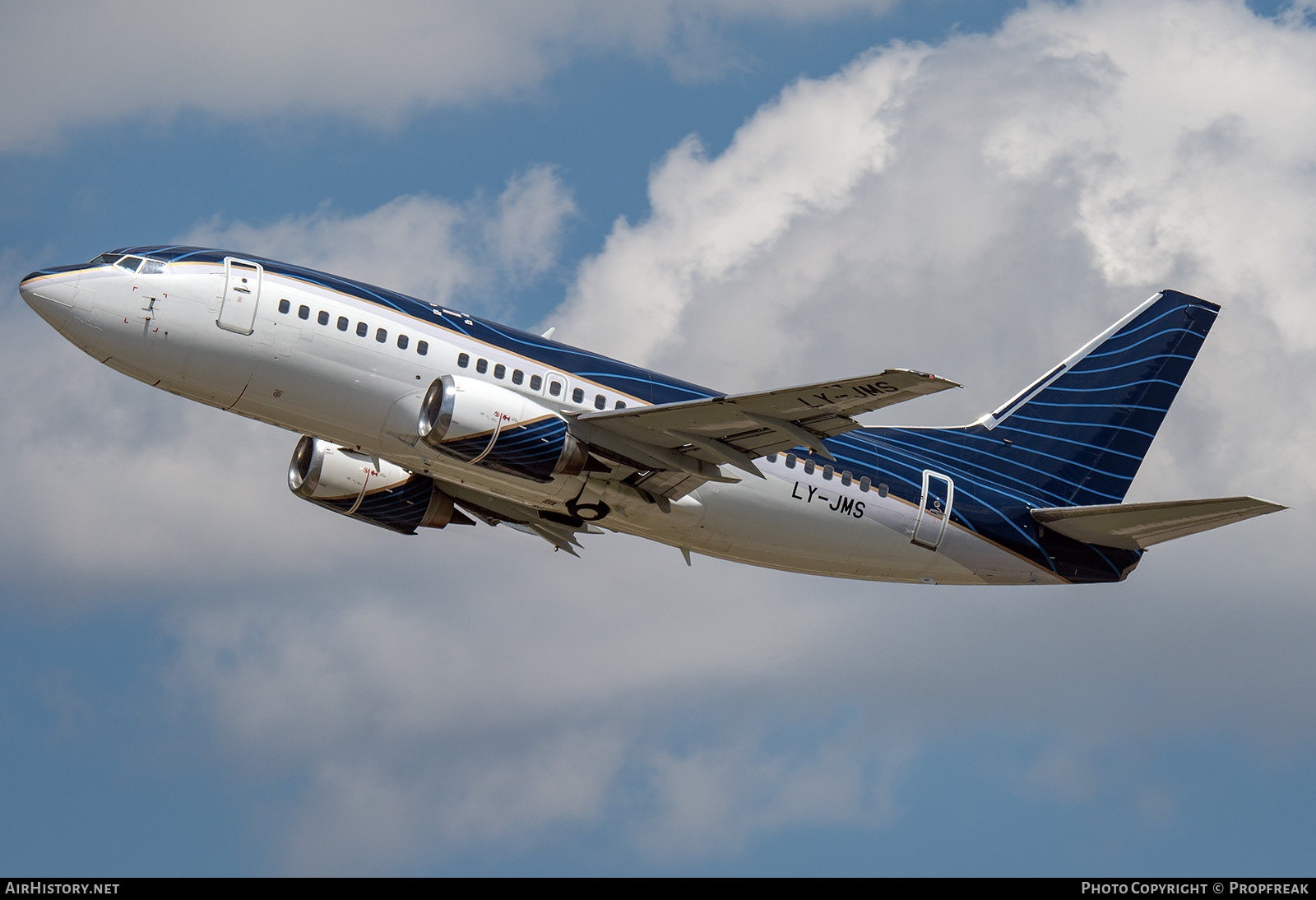 Aircraft Photo of LY-JMS | Boeing 737-522 | AirHistory.net #825324