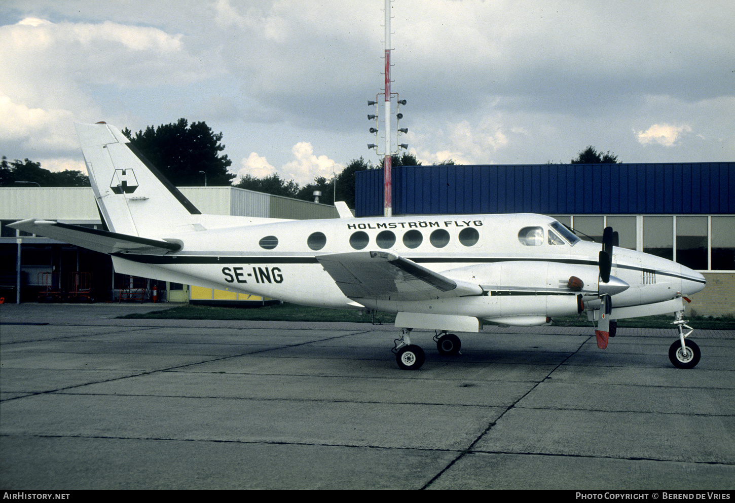 Aircraft Photo of SE-ING | Beech A100 King Air | Holmström Flyg | AirHistory.net #825412