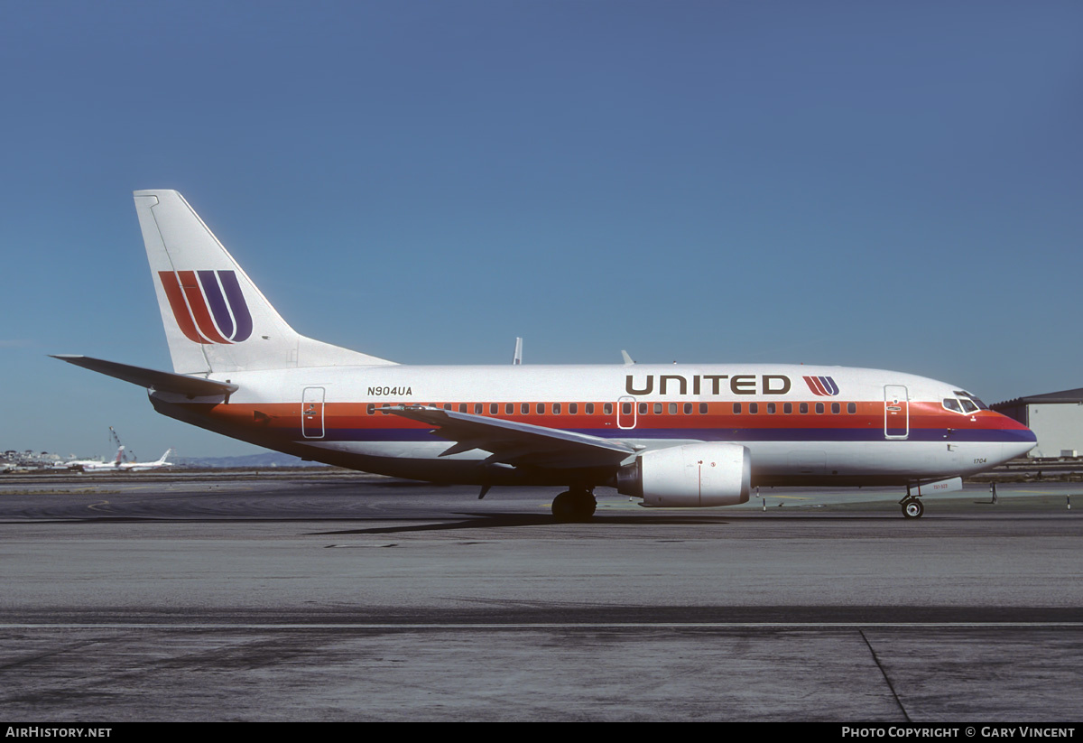 Aircraft Photo of N904UA | Boeing 737-522 | United Airlines | AirHistory.net #825556