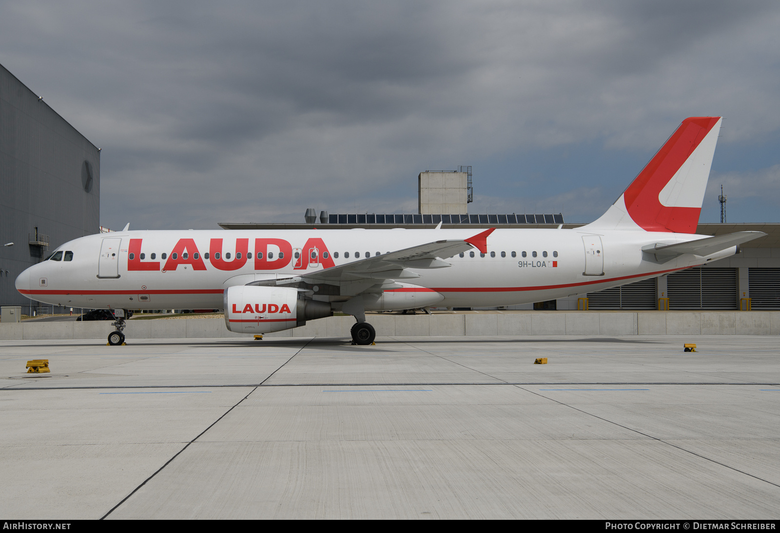 Aircraft Photo of 9H-LOA | Airbus A320-214 | Lauda | AirHistory.net #825763