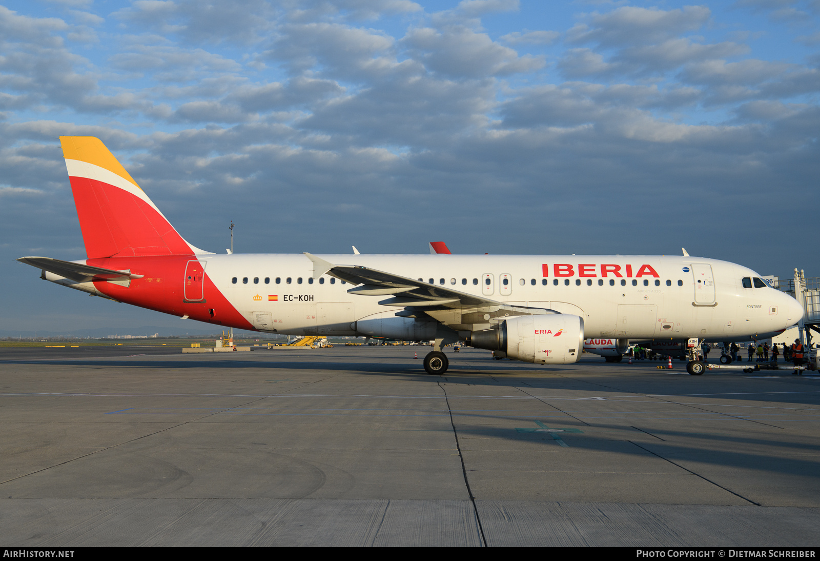 Aircraft Photo of EC-KOH | Airbus A320-214 | Iberia | AirHistory.net #825777