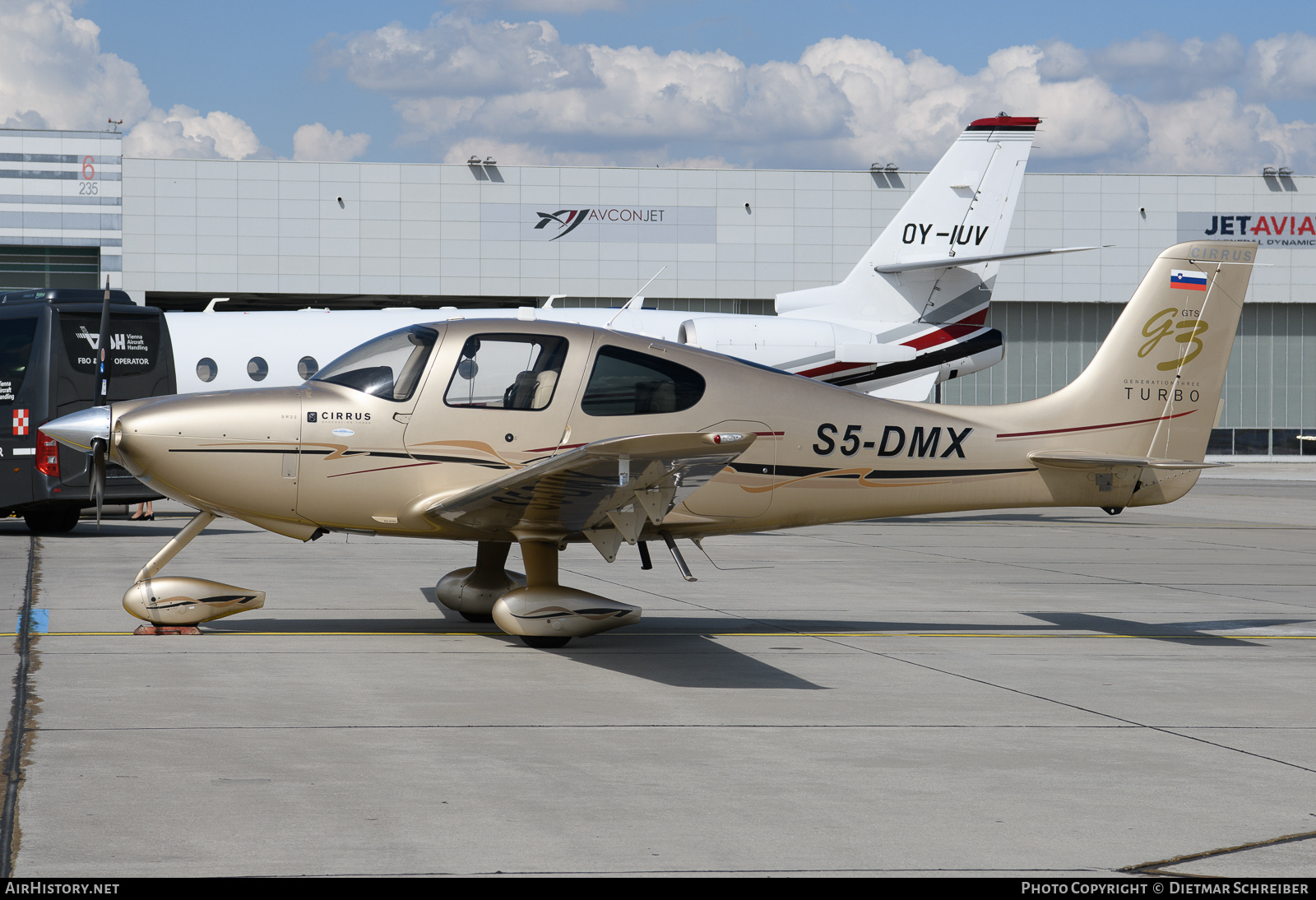 Aircraft Photo of S5-DMX | Cirrus SR-22 G3-GTS Turbo | AirHistory.net #825785
