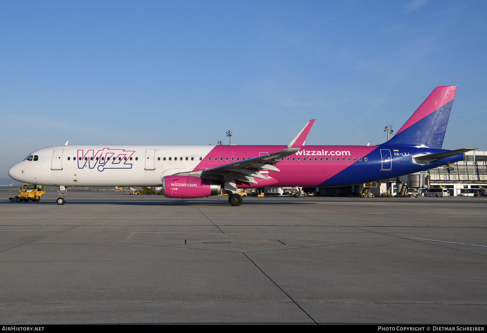 Aircraft Photo of HA-LXJ | Airbus A321-231 | Wizz Air | AirHistory.net #825802