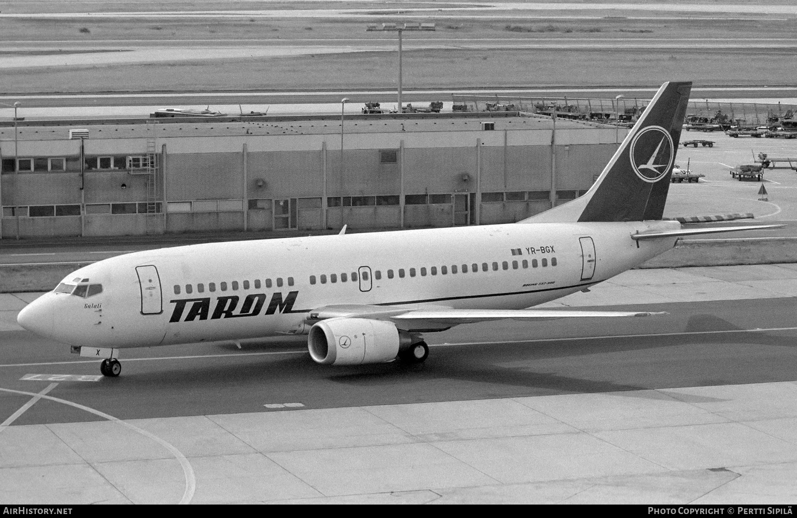Aircraft Photo of YR-BGX | Boeing 737-36Q | TAROM - Transporturile Aeriene Române | AirHistory.net #825811