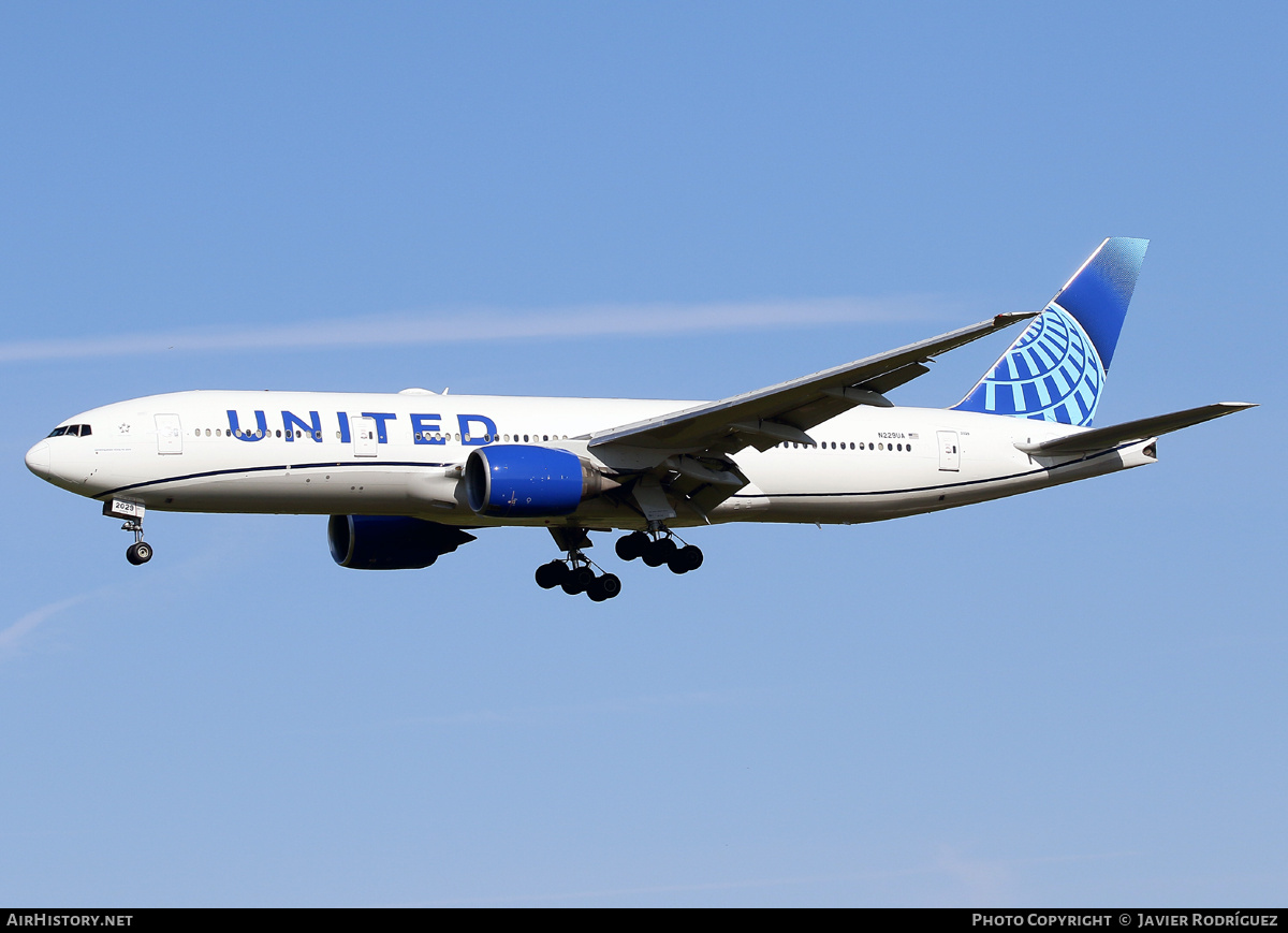 Aircraft Photo of N229UA | Boeing 777-222/ER | United Airlines | AirHistory.net #826029