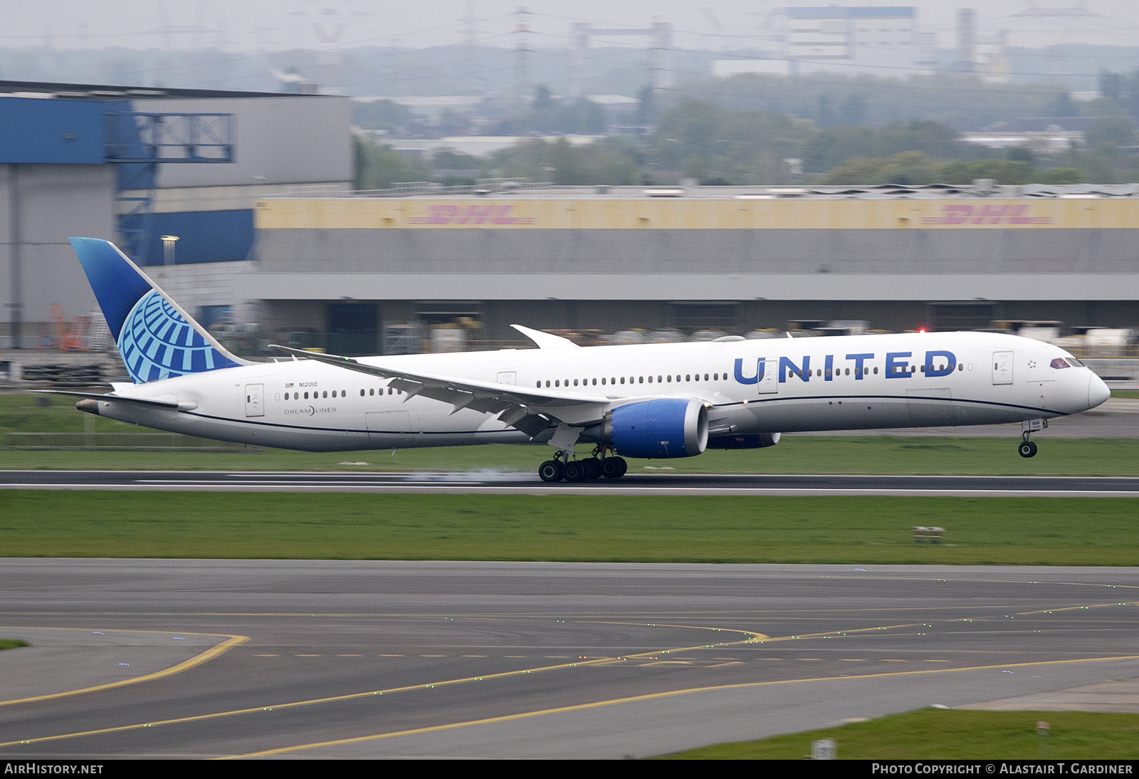 Aircraft Photo of N12010 | Boeing 787-10 Dreamliner | United Airlines | AirHistory.net #826058