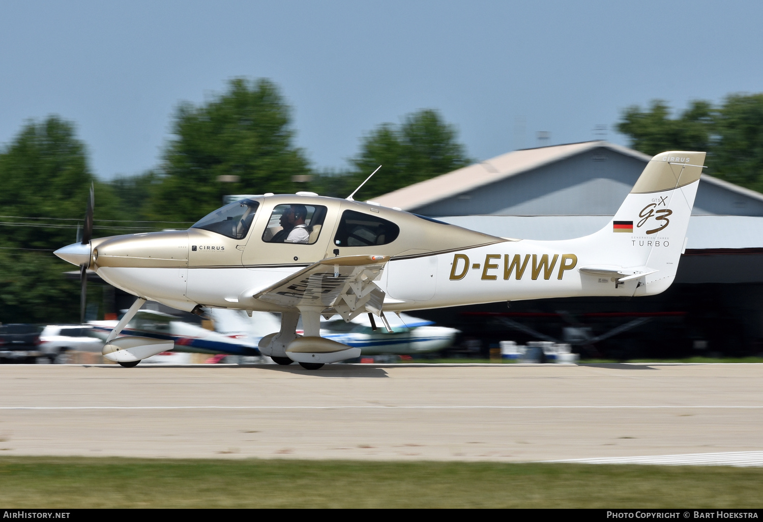 Aircraft Photo of D-EWWP | Cirrus SR-22 G3-GTSX Turbo | AirHistory.net #826071