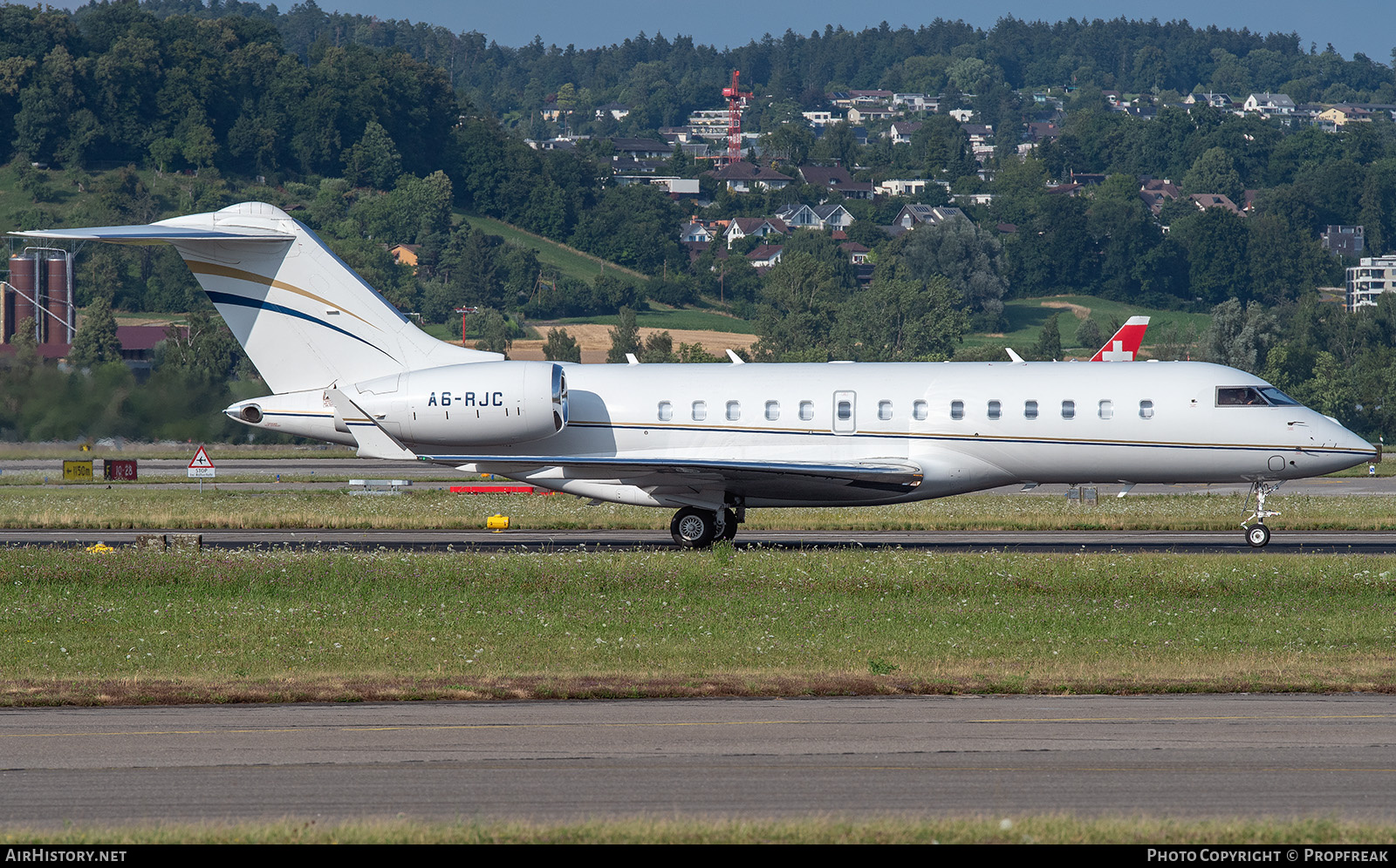 Aircraft Photo of A6-RJC | Bombardier Global 5000 (BD-700-1A11) | AirHistory.net #826072
