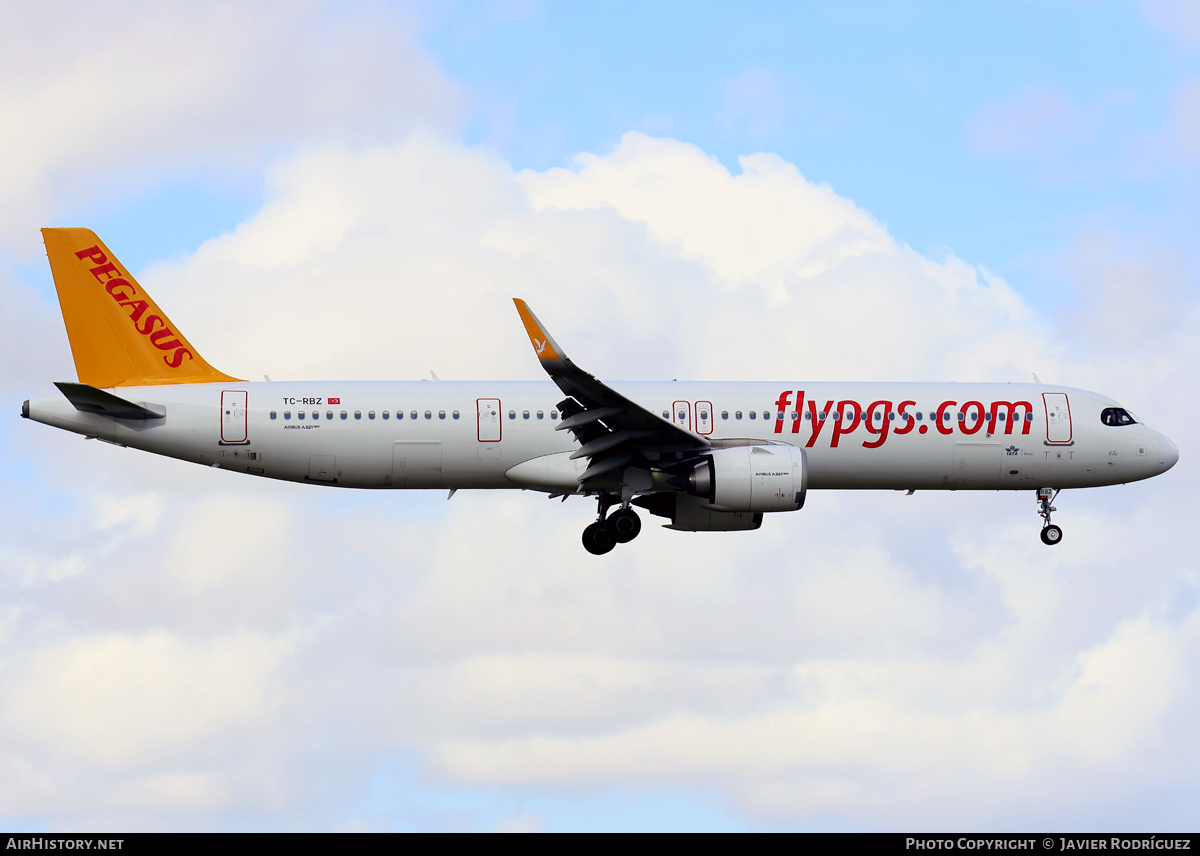 Aircraft Photo of TC-RBZ | Airbus A321-251NX | Pegasus Airlines | AirHistory.net #826080