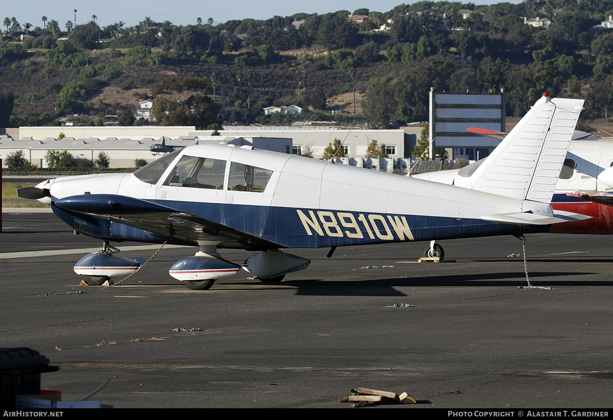 Aircraft Photo of N8910W | Piper PA-28-235 Cherokee | AirHistory.net #826159