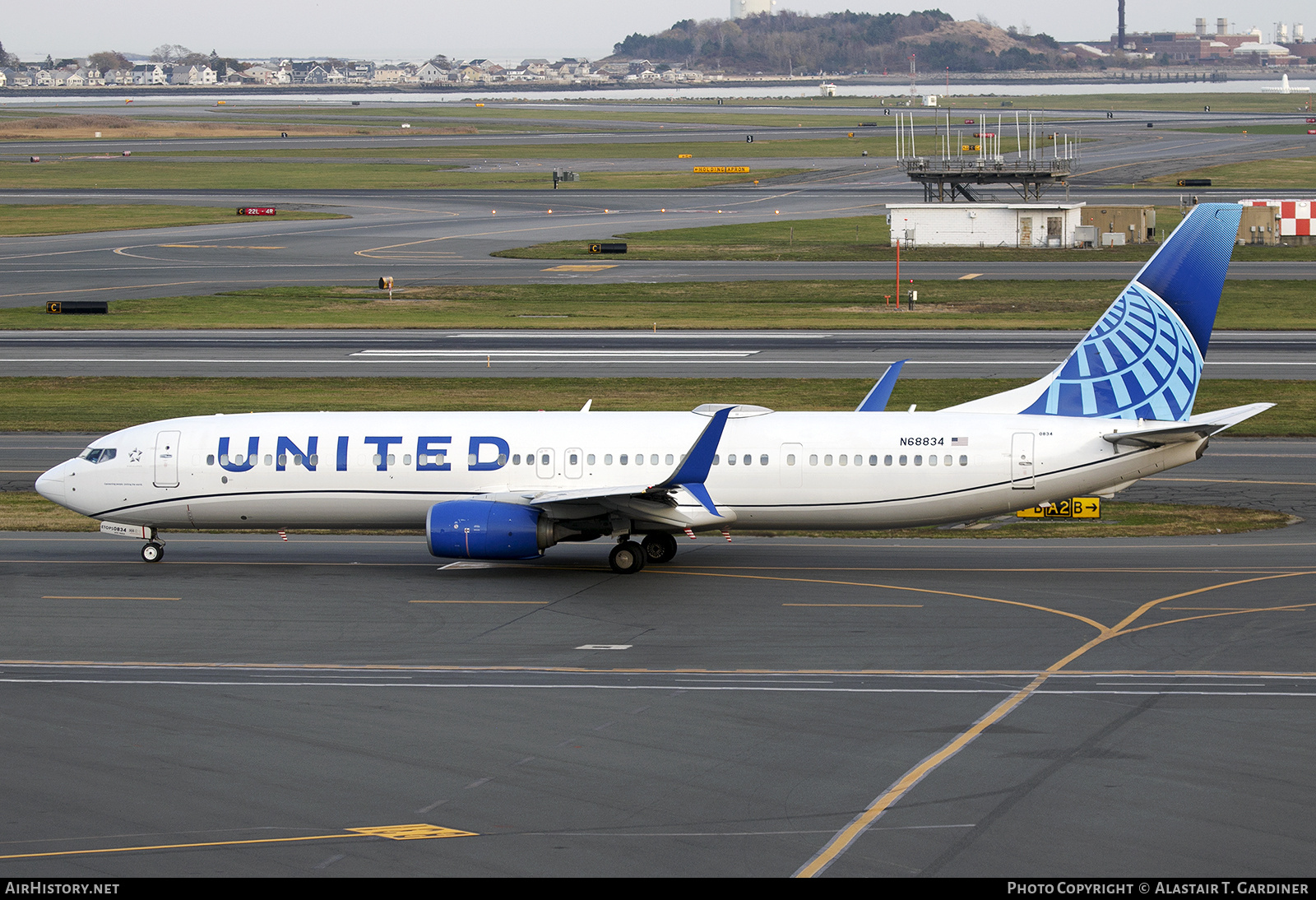 Aircraft Photo of N68834 | Boeing 737-924/ER | United Airlines | AirHistory.net #826207