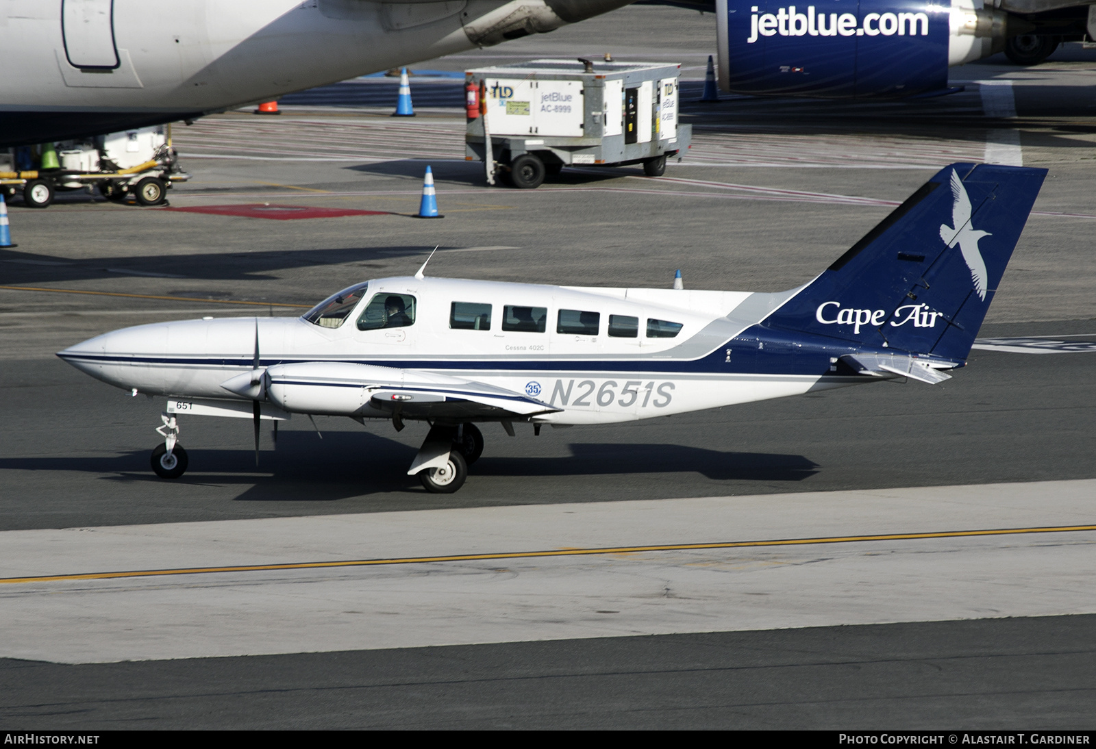Aircraft Photo of N2651S | Cessna 402C Businessliner-II | Cape Air | AirHistory.net #826210