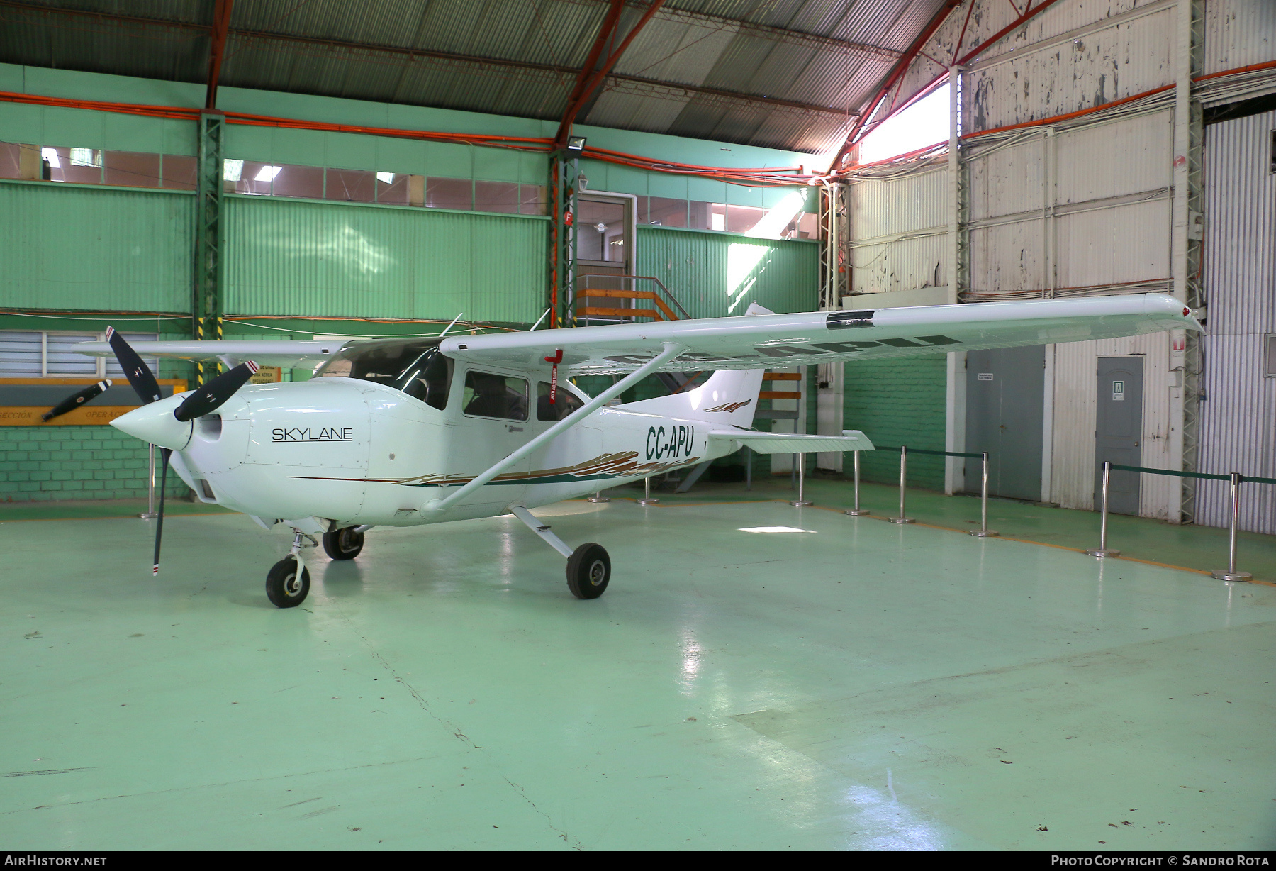 Aircraft Photo of CC-APU | Cessna 182S Skylane | Club Aereo del Personal de Carabineros | AirHistory.net #826263