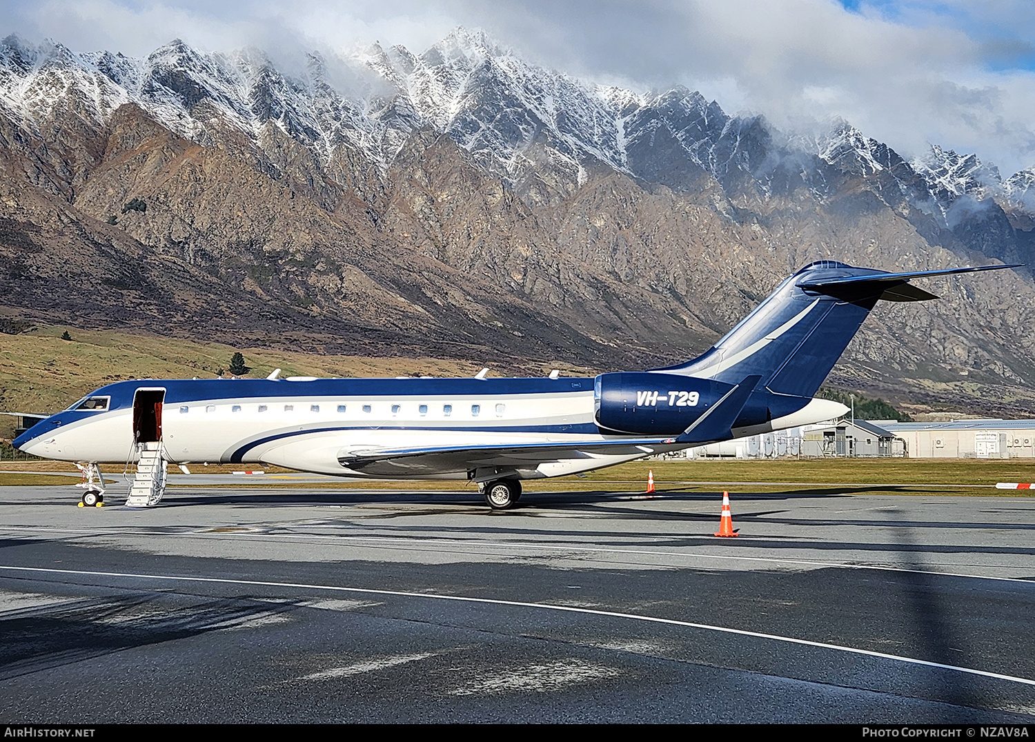 Aircraft Photo of VH-T29 | Bombardier Global Express XRS (BD-700-1A10) | AirHistory.net #826356