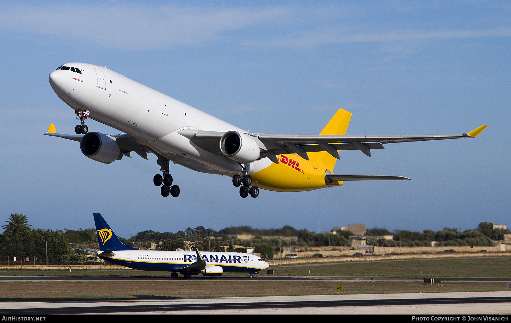 Aircraft Photo of EI-HEC | Airbus A330-322/F | DHL International | AirHistory.net #826406