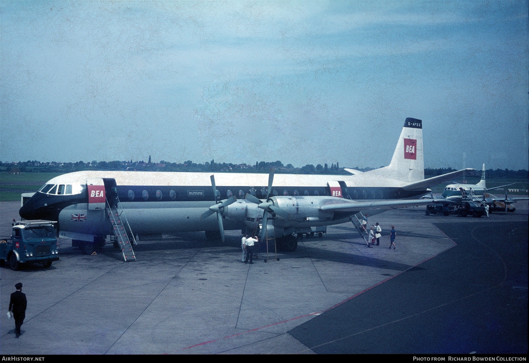 Aircraft Photo of G-APES | Vickers 953 Vanguard | BEA - British European Airways | AirHistory.net #826474