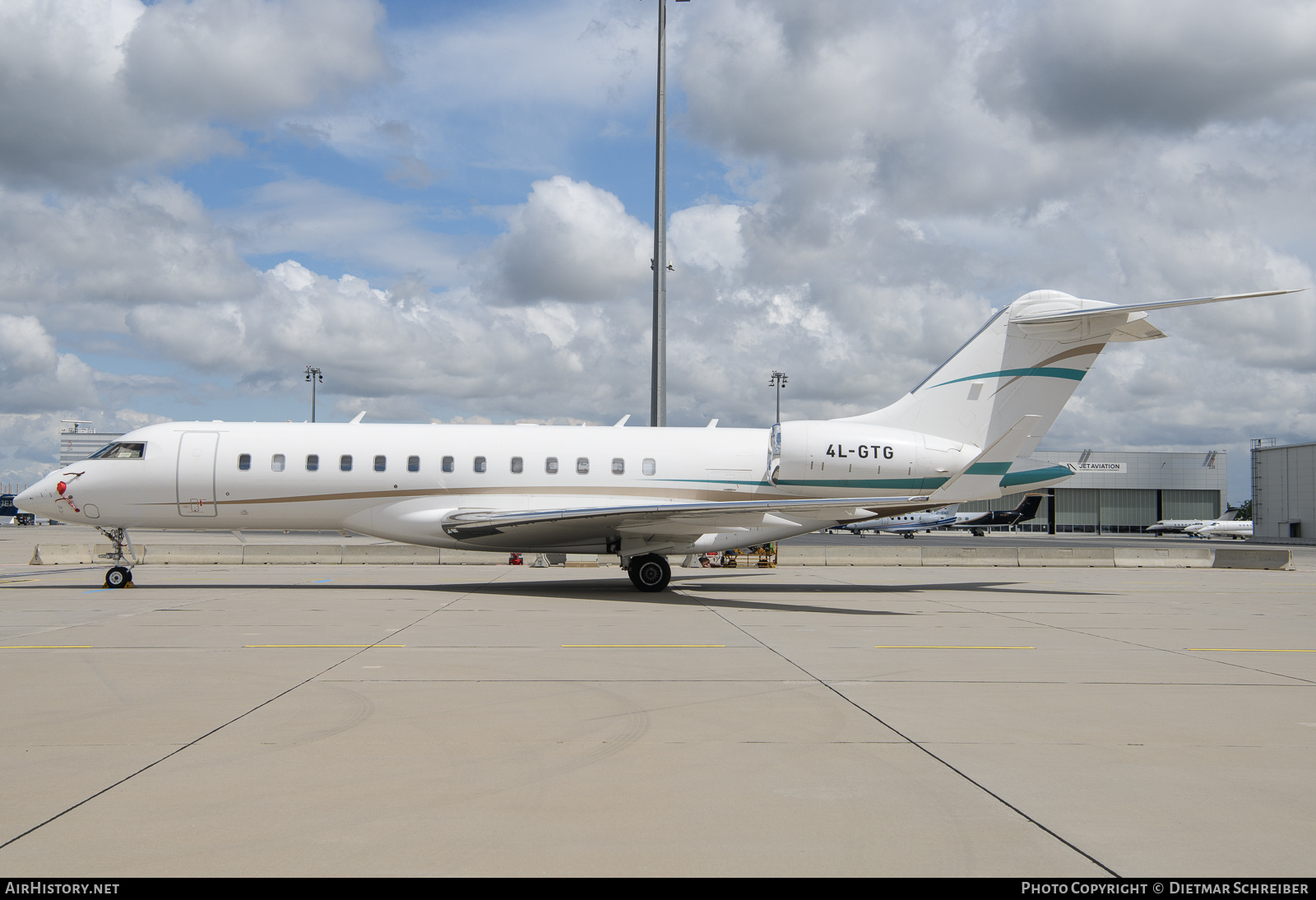Aircraft Photo of 4L-GTG | Bombardier Global 6000 (BD-700-1A10) | AirHistory.net #826505