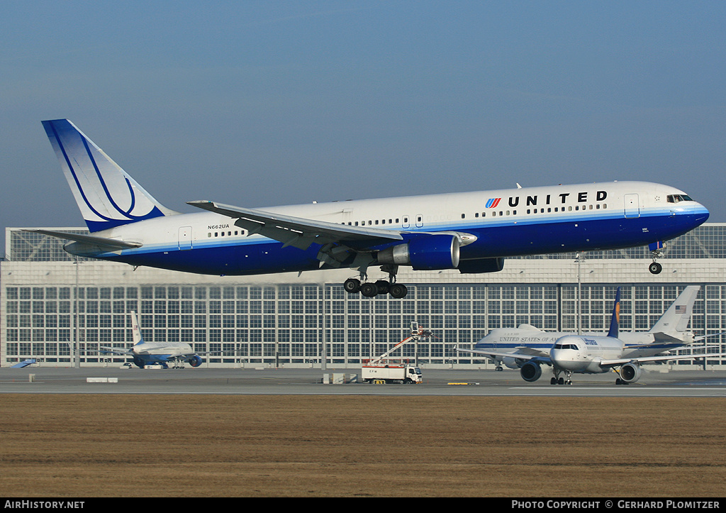 Aircraft Photo of N662UA | Boeing 767-322/ER | United Airlines | AirHistory.net #826519