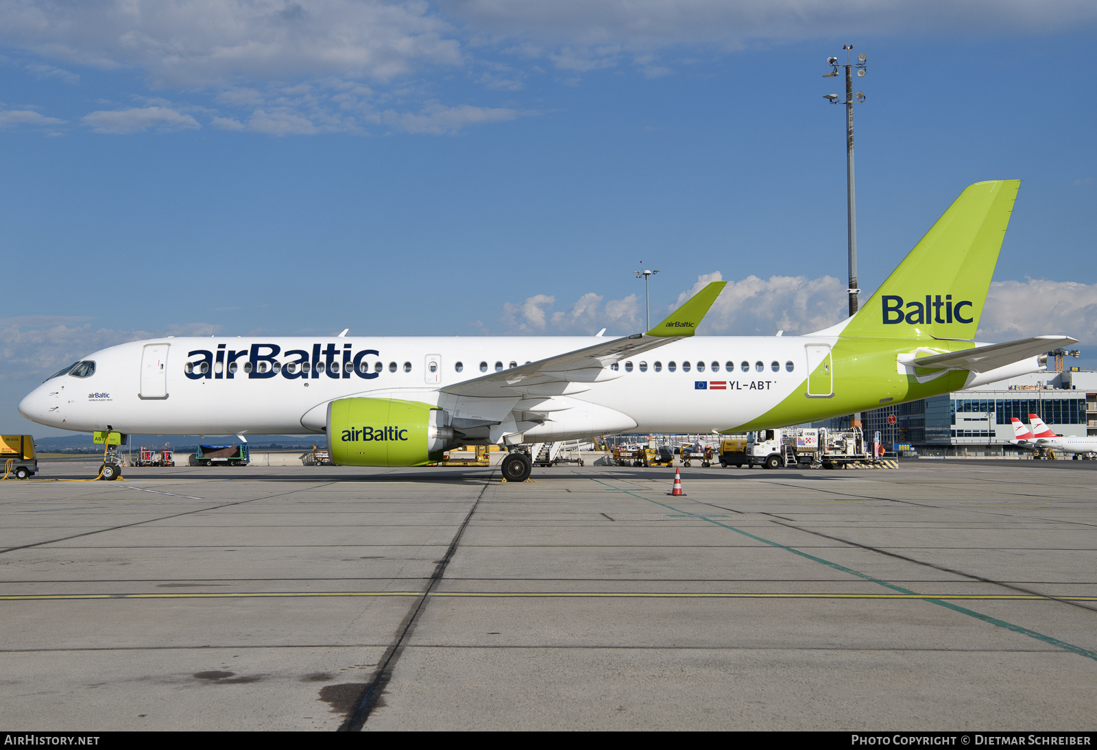 Aircraft Photo of YL-ABT | Airbus A220-371 (BD-500-1A11) | AirBaltic | AirHistory.net #826557