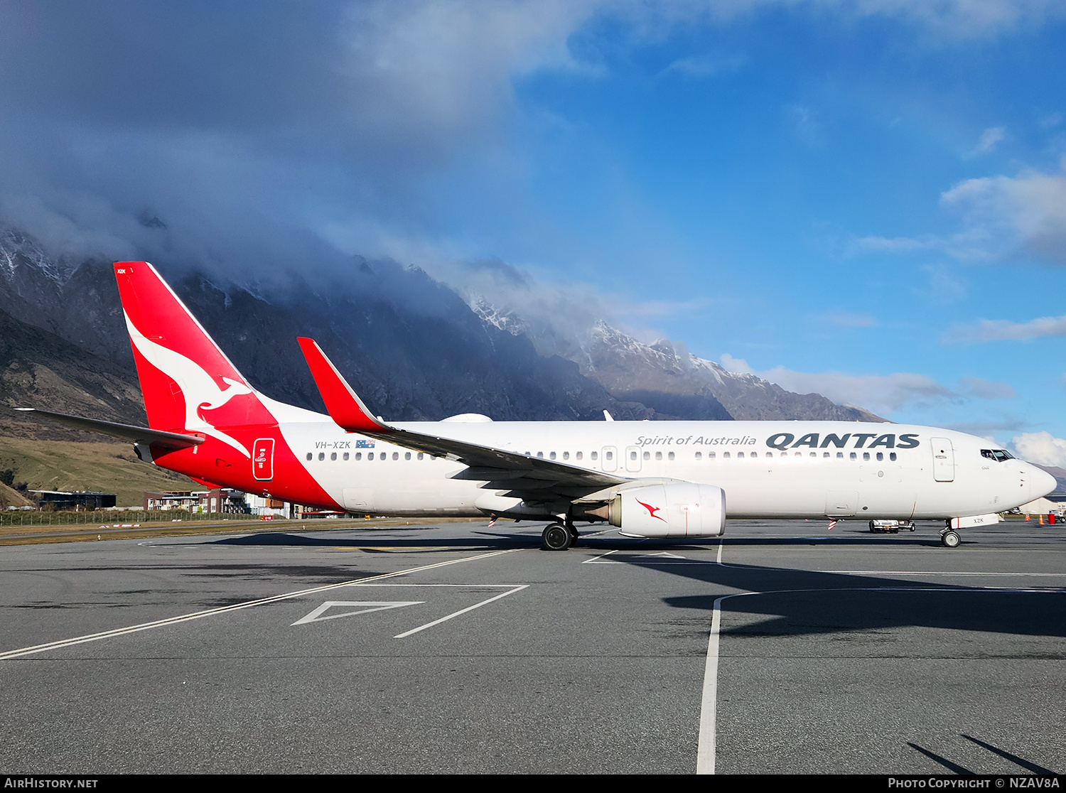 Aircraft Photo of VH-XZK | Boeing 737-838 | Qantas | AirHistory.net #826590